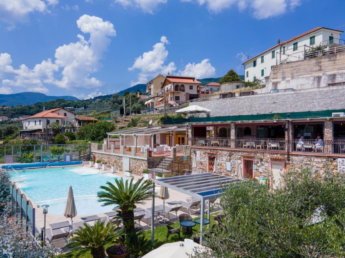 Residence Villa Il Casale - Appartamenti Wellness E Piscina Riscaldata Tovo San Giacomo Bagian luar foto