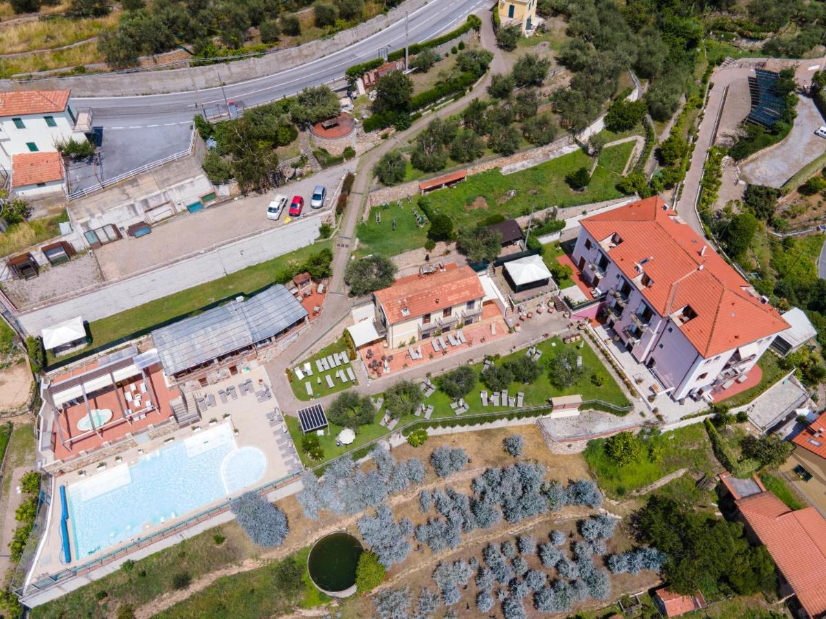 Residence Villa Il Casale - Appartamenti Wellness E Piscina Riscaldata Tovo San Giacomo Bagian luar foto