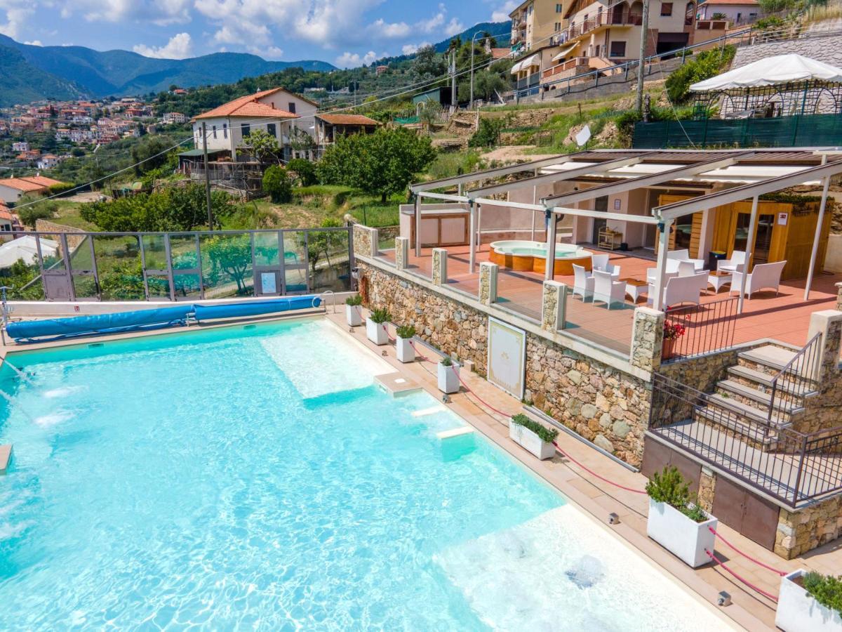 Residence Villa Il Casale - Appartamenti Wellness E Piscina Riscaldata Tovo San Giacomo Bagian luar foto