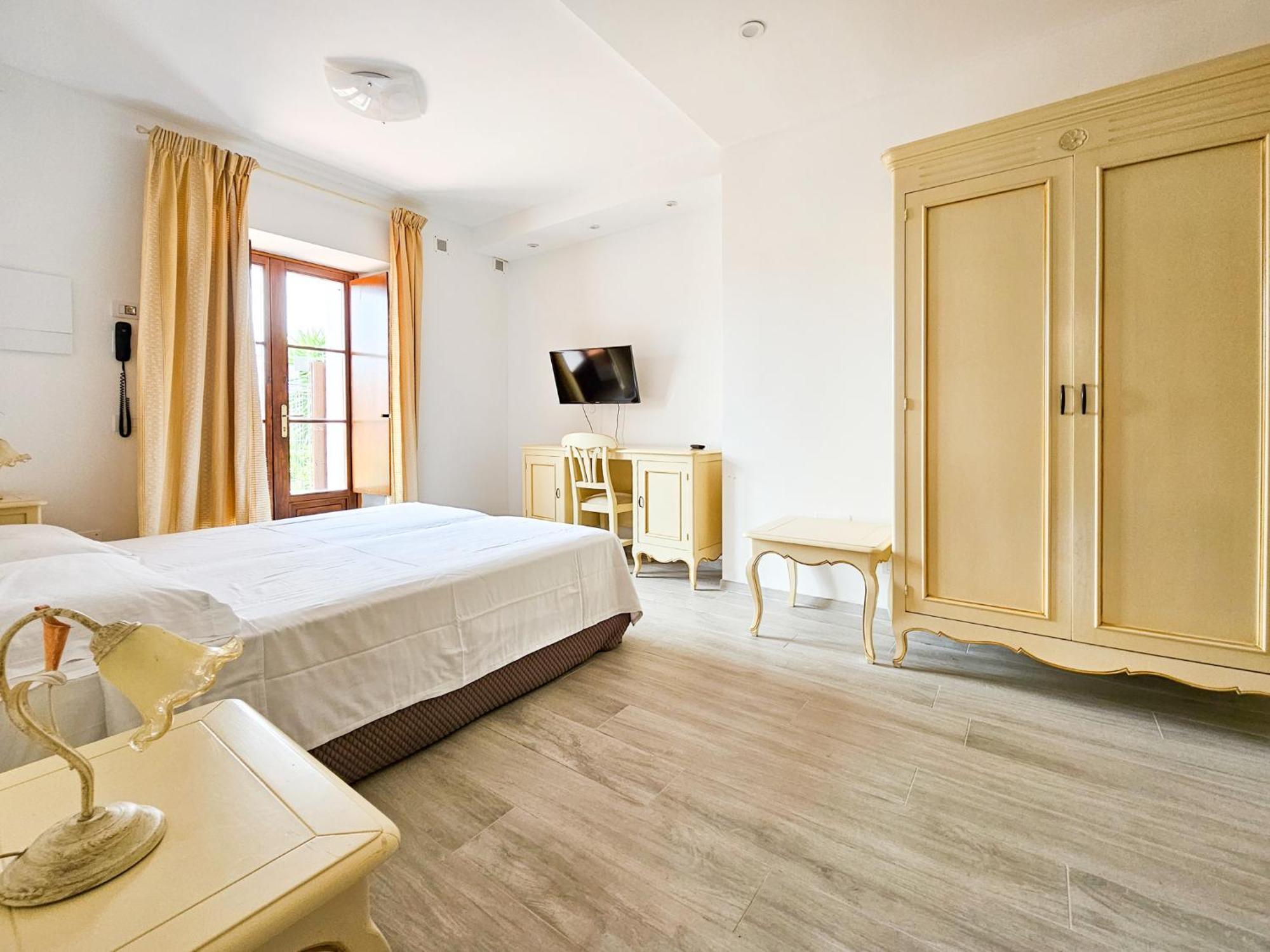 Residence Villa Il Casale - Appartamenti Wellness E Piscina Riscaldata Tovo San Giacomo Bagian luar foto