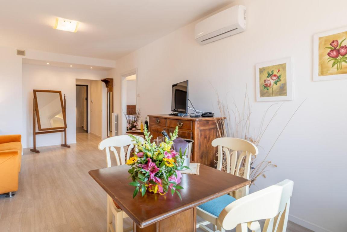 Residence Villa Il Casale - Appartamenti Wellness E Piscina Riscaldata Tovo San Giacomo Bagian luar foto