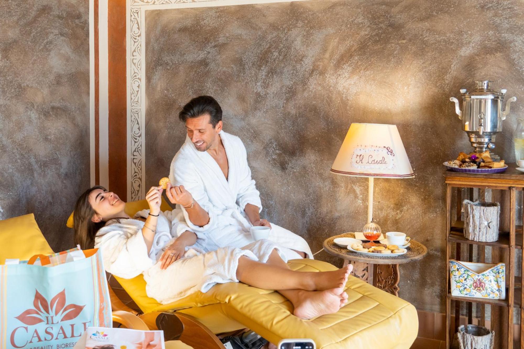 Residence Villa Il Casale - Appartamenti Wellness E Piscina Riscaldata Tovo San Giacomo Bagian luar foto